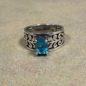 Adoree james Avery ring topaz